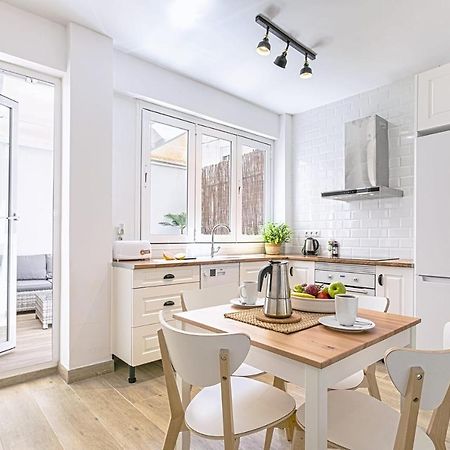 Precioso Apartamento Con Patio Malaga Bagian luar foto