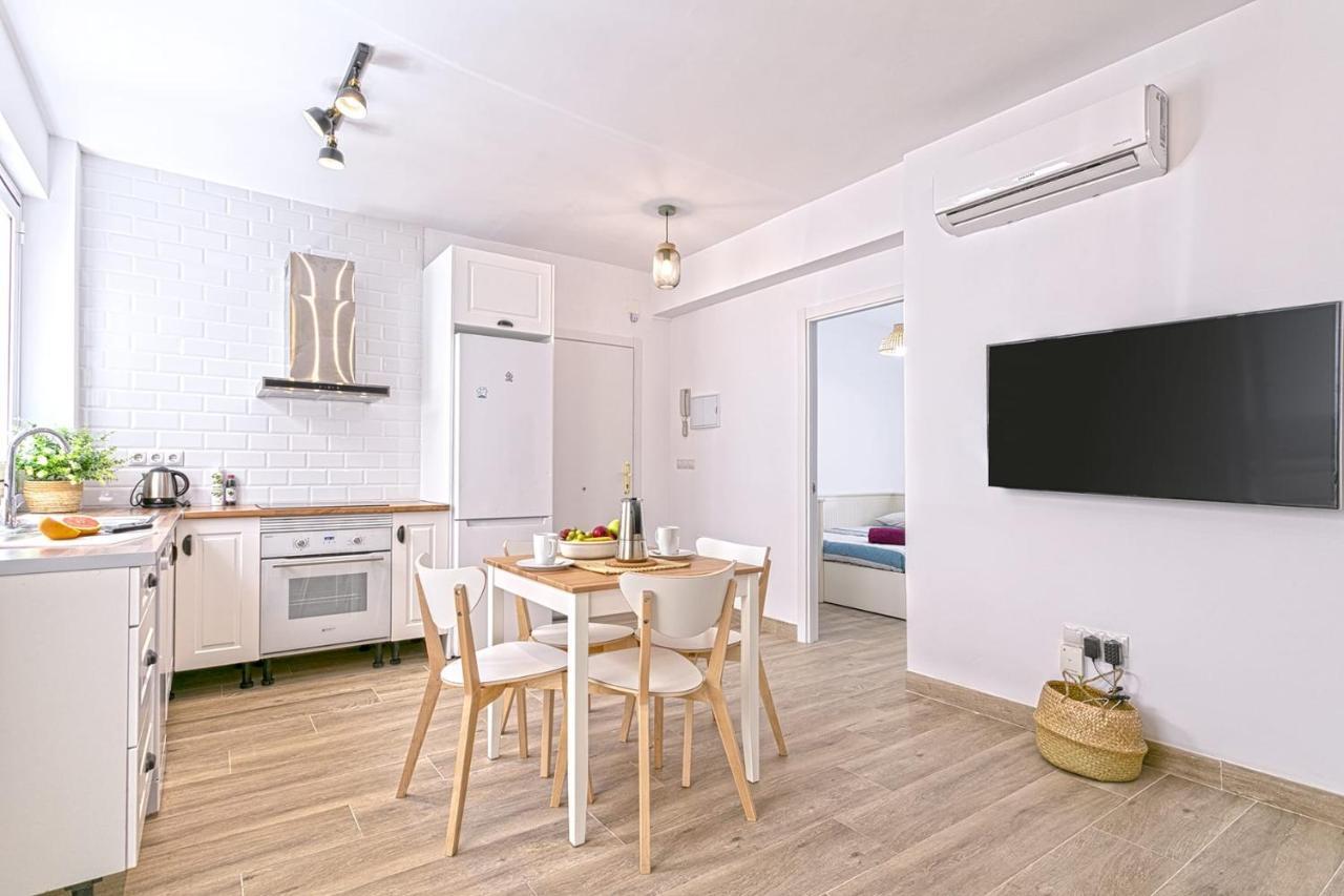 Precioso Apartamento Con Patio Malaga Bagian luar foto