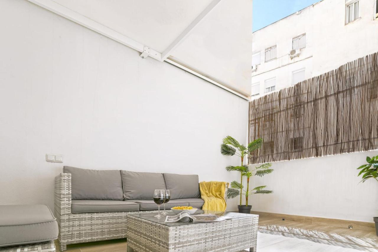 Precioso Apartamento Con Patio Malaga Bagian luar foto